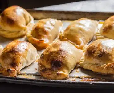 Foods to Eat in Buenos Aires - Empanada